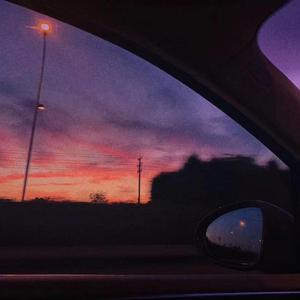 上课太硬女同桌帮我自慰
